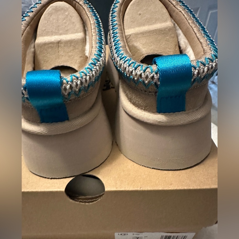 NIB UGG Taz platforms - Picture 4 of 5